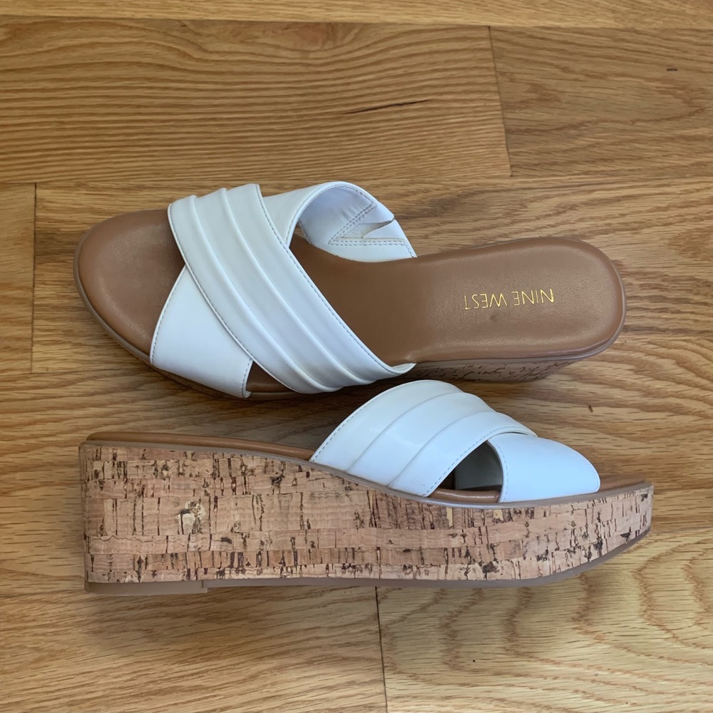 Nine West cork white wedge sandal Size 8